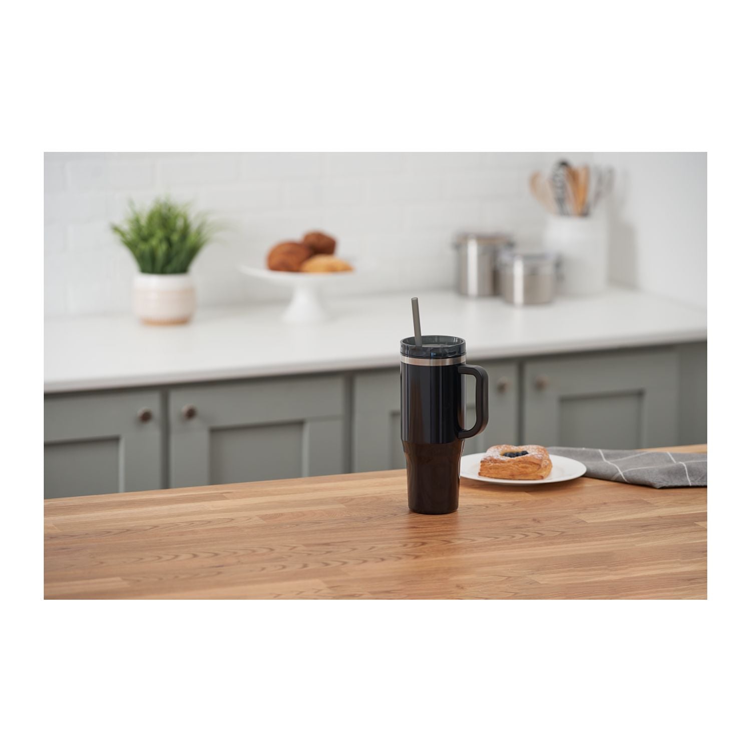Thor 40 oz Eco-Friendly Straw Tumbler